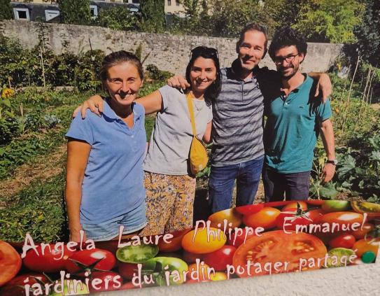 image Jardiniers_et_jardinires_du_Cenacle.jpg (0.2MB)