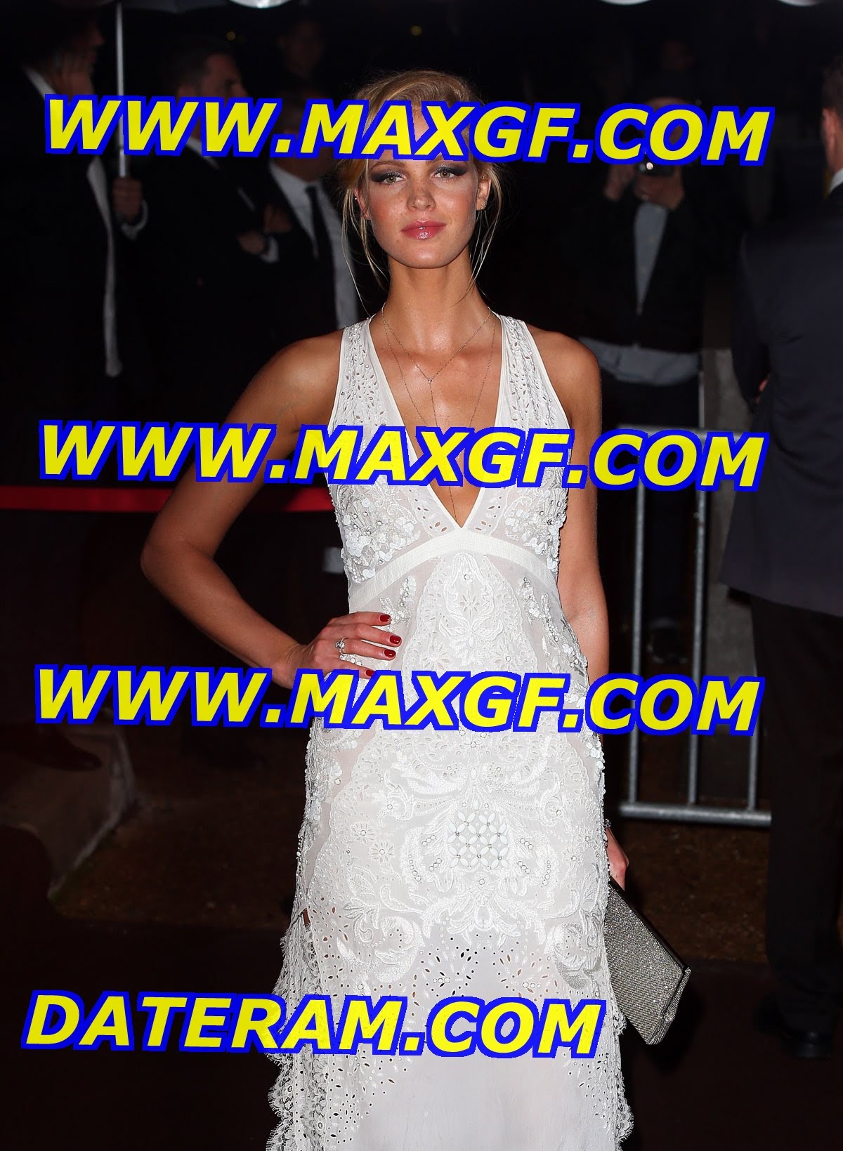 image ERIN_HEATHERTON_Arrives_at_the_Roberto_Cavalli_Yacht_Party_in_Cannes_3_60501.jpg (0.3MB)
